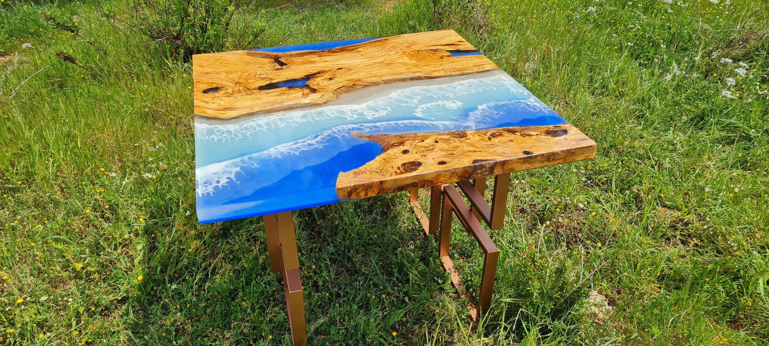 Epoxy resin table